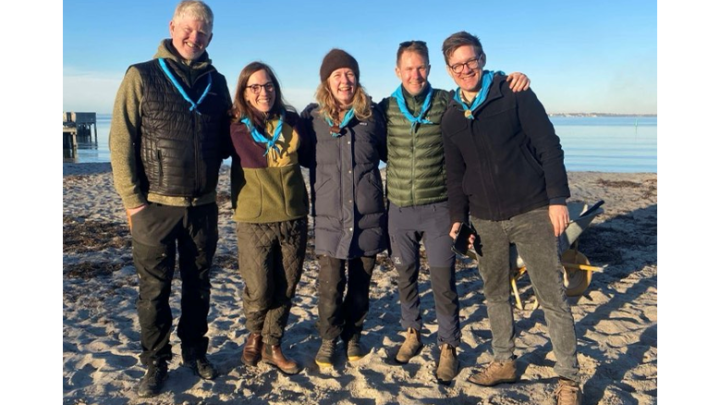 Forældrepatrulje på stranden