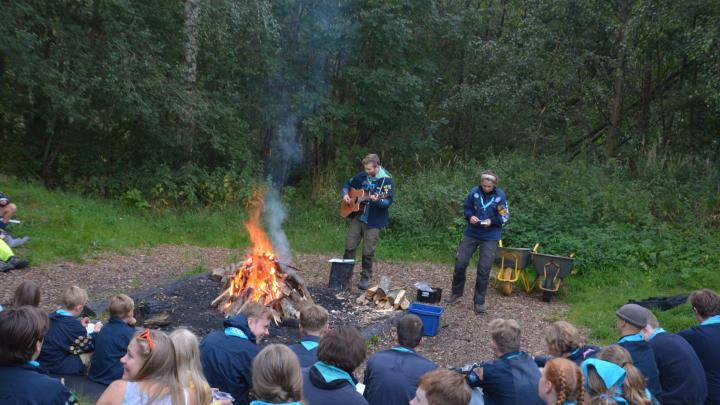 Sang omkring bålet 